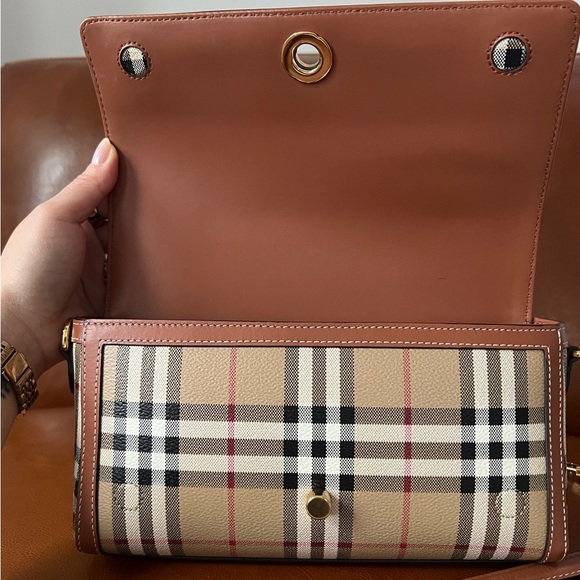 Burberry Top Handle Note Bag - Picture 2 of 13